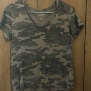 Universal thread camouflage v-neck